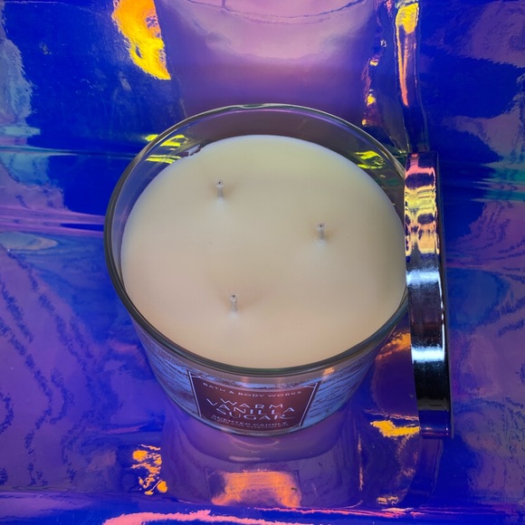 Bath and Body Candle - Picture 3 of 3
